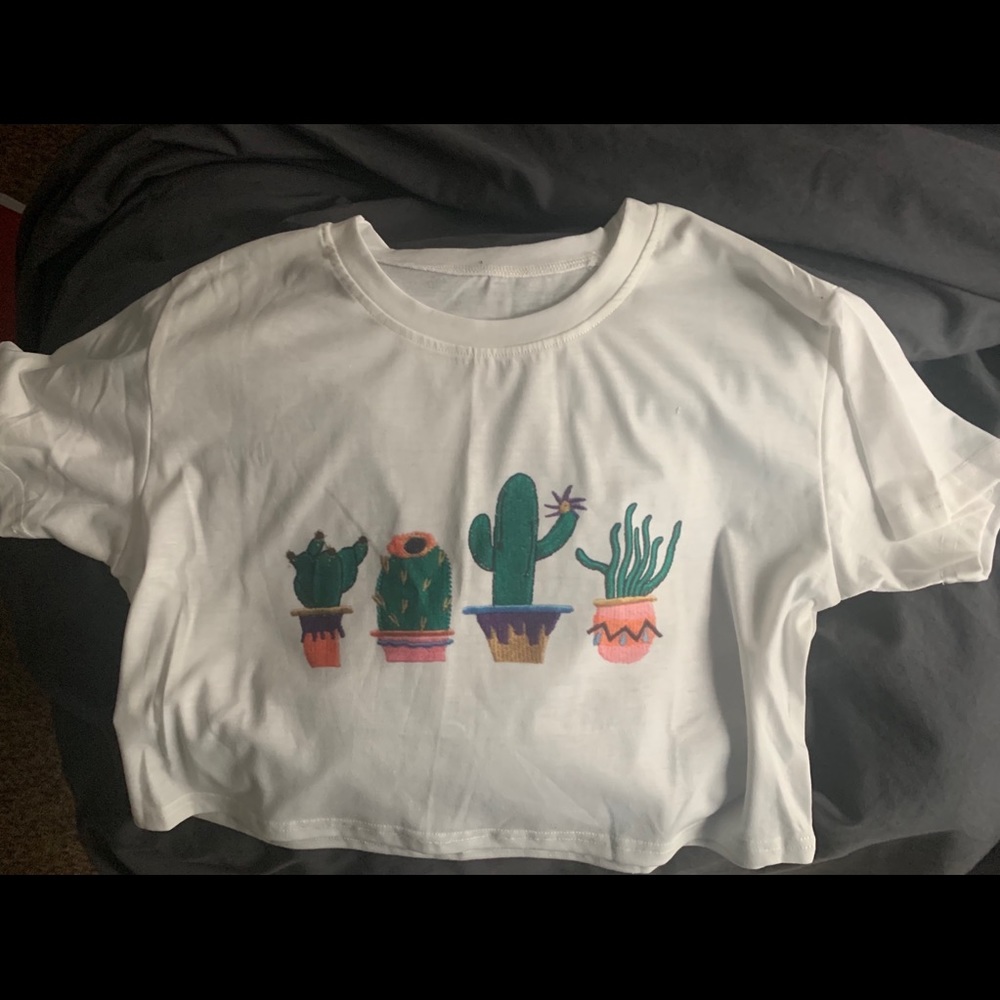 Medium crop top with graphics